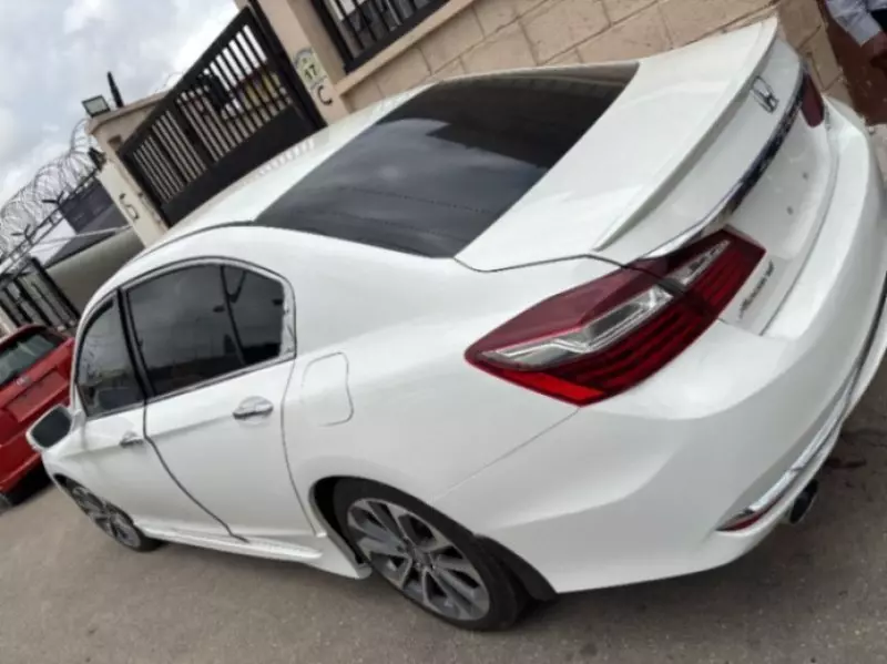 Honda Accord   - 2016