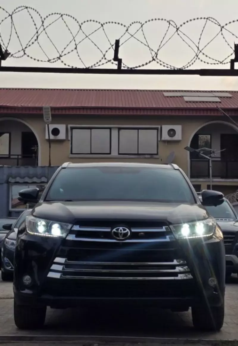Toyota Highlander   - 2015