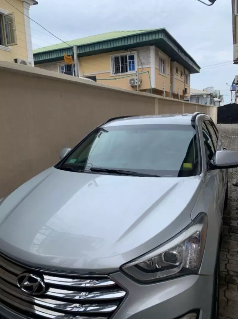 Hyundai Santa FE   - 2014