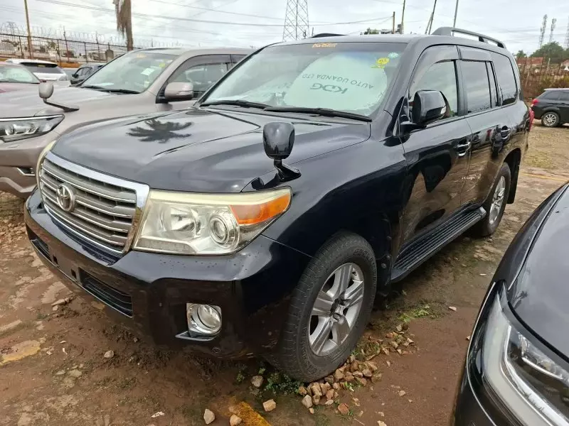 Toyota Landcruiser  V8   - 2013