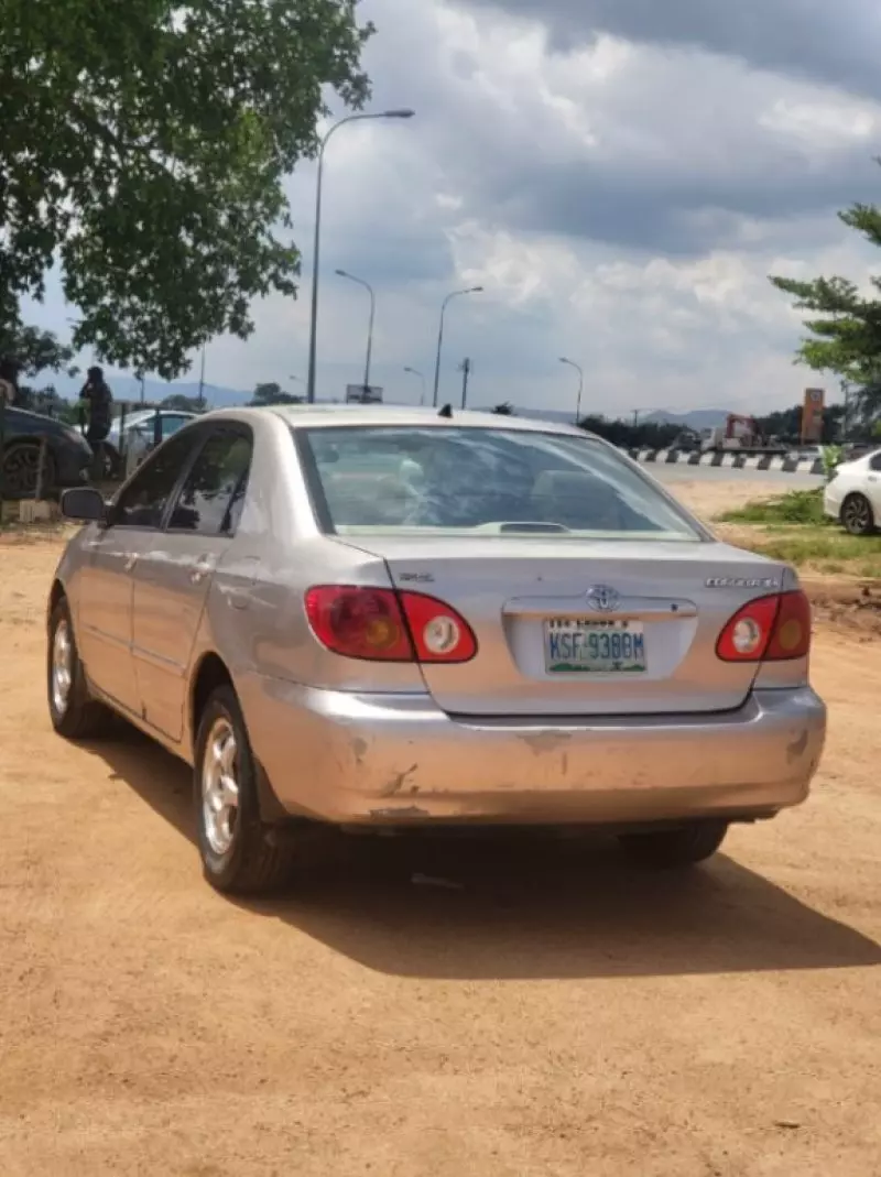 Toyota Corolla   - 2003