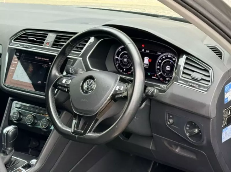Volkswagen Tiguan   - 2014