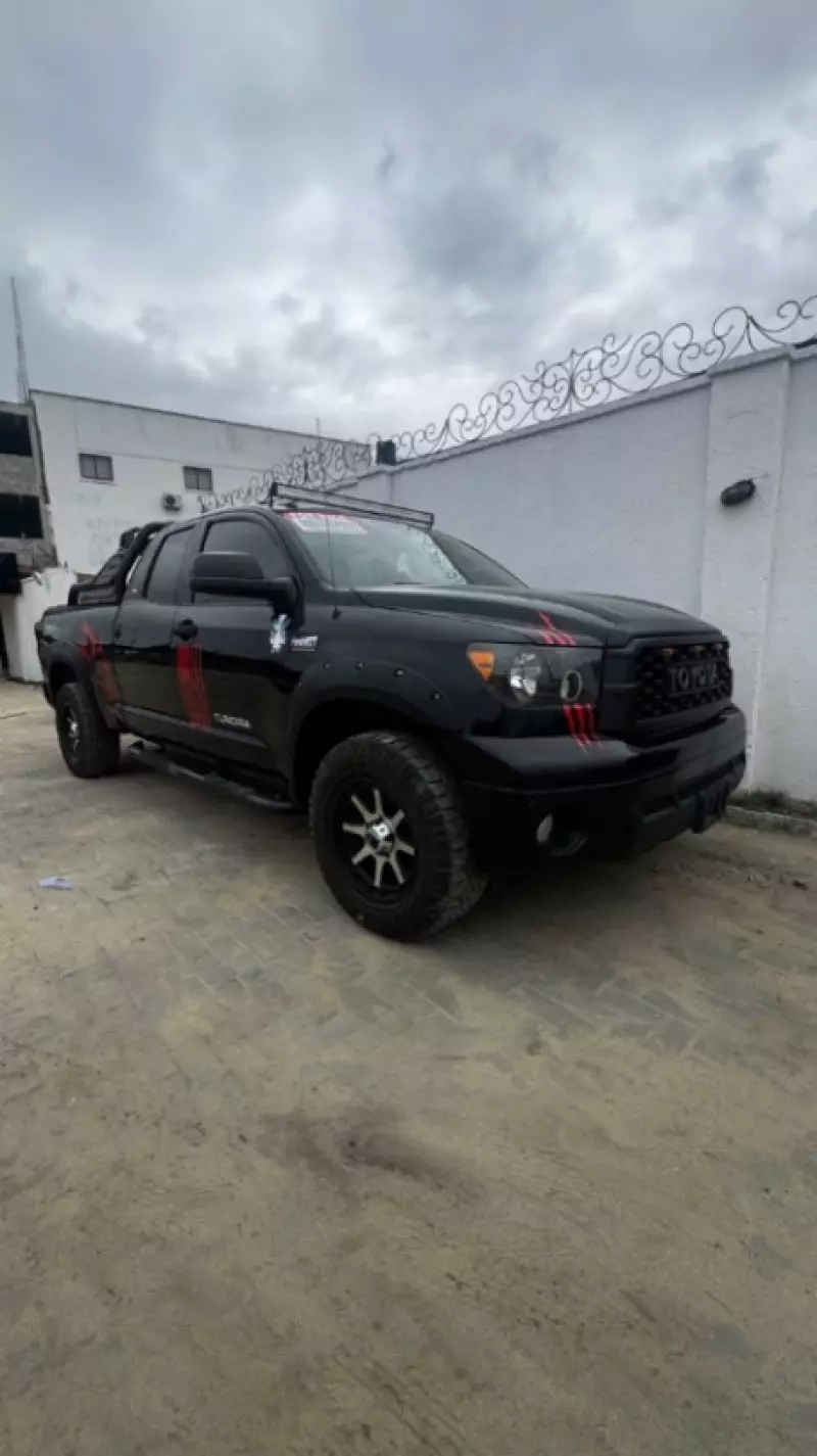 Toyota Tundra   - 2012