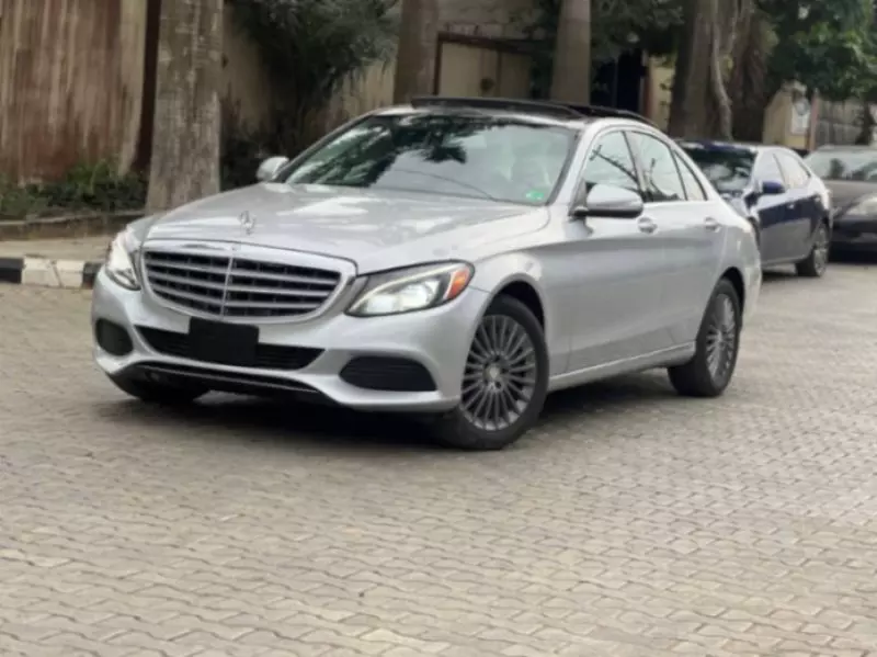 Mercedes-Benz 300   - 2015