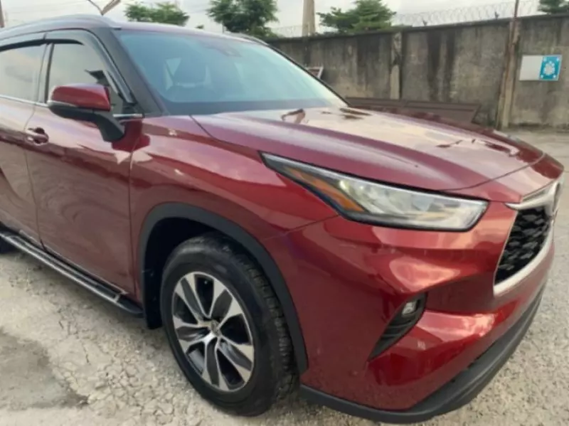 Toyota Highlander   - 2020