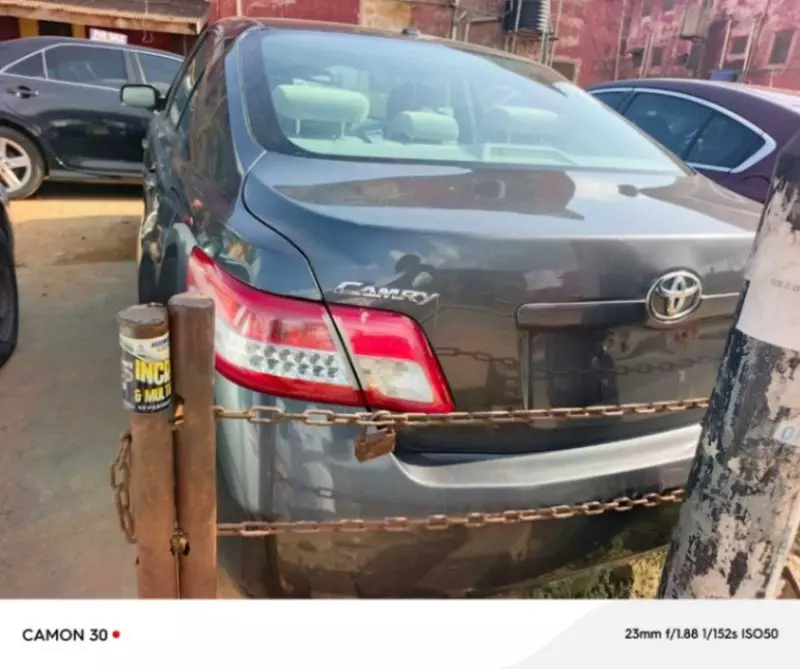 Toyota Camry   - 2010