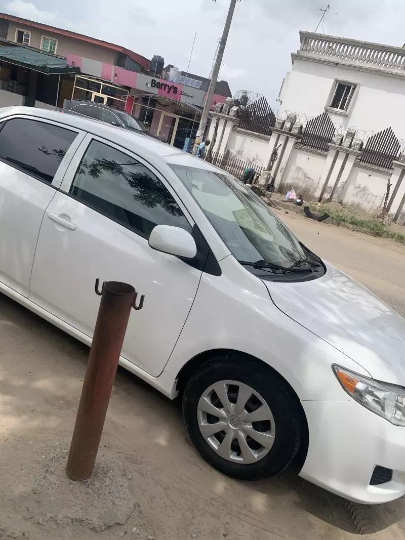 Toyota corolla   - 2009