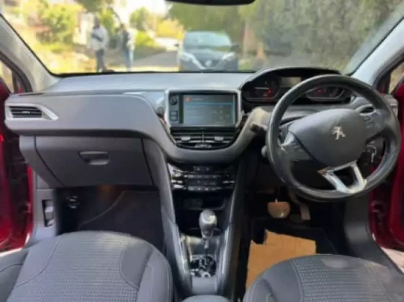 Peugeot 208   - 2019