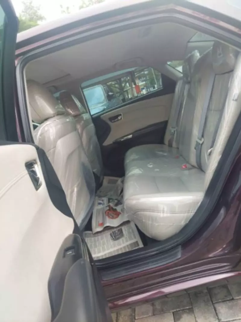Toyota Avalon   - 2017
