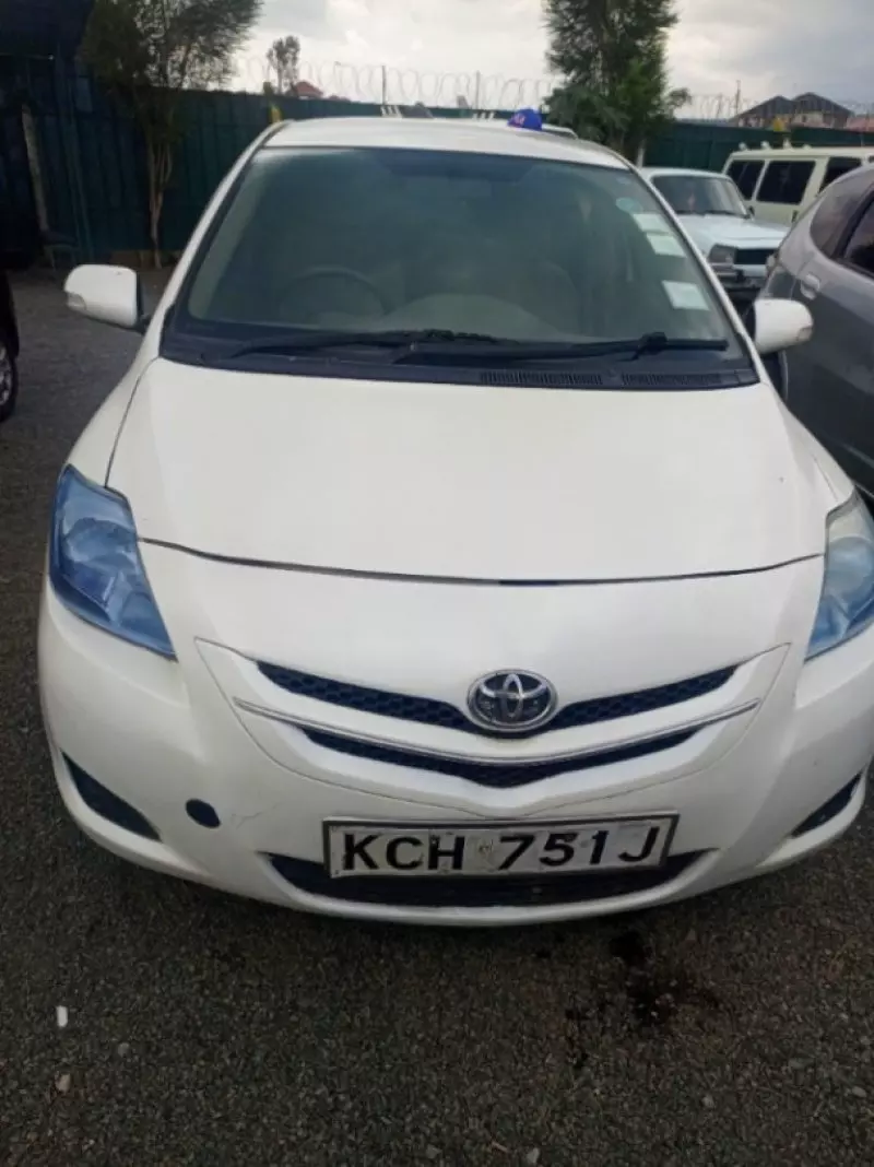 Toyota Belta   - 2009