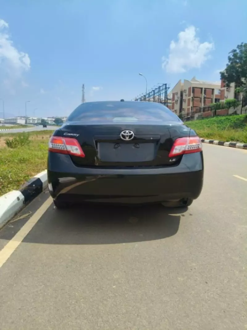 Toyota Camry   - 2011