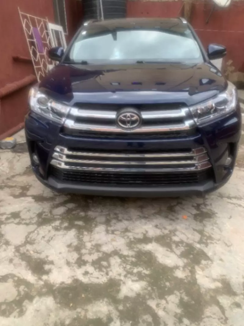 Toyota Highlander   - 2017