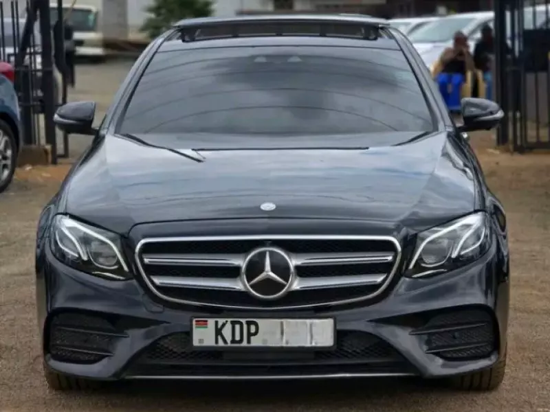 Mercedes-Benz E200   - 2017