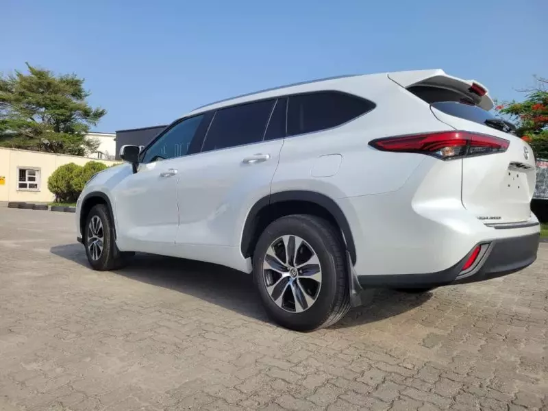 Toyota Highlander   - 2022
