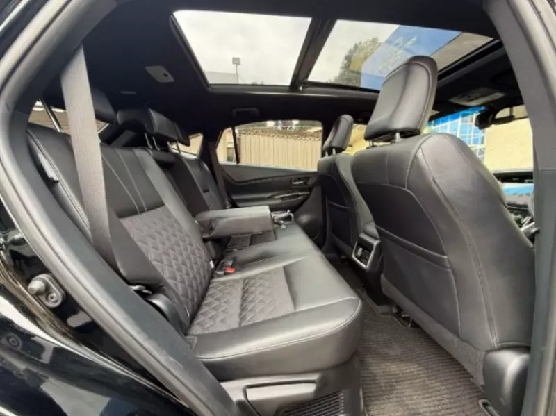 Toyota Harrier   - 2018