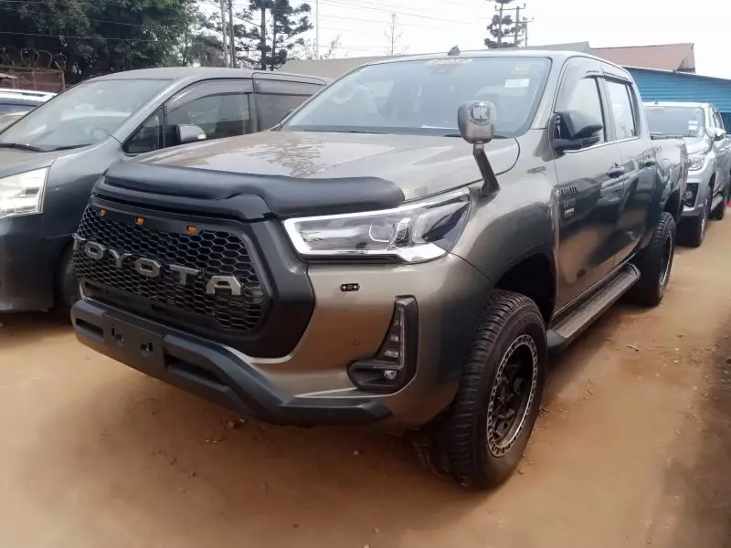 Toyota Hilux   - 2020
