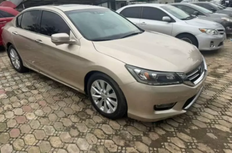 Honda Accord   - 2009
