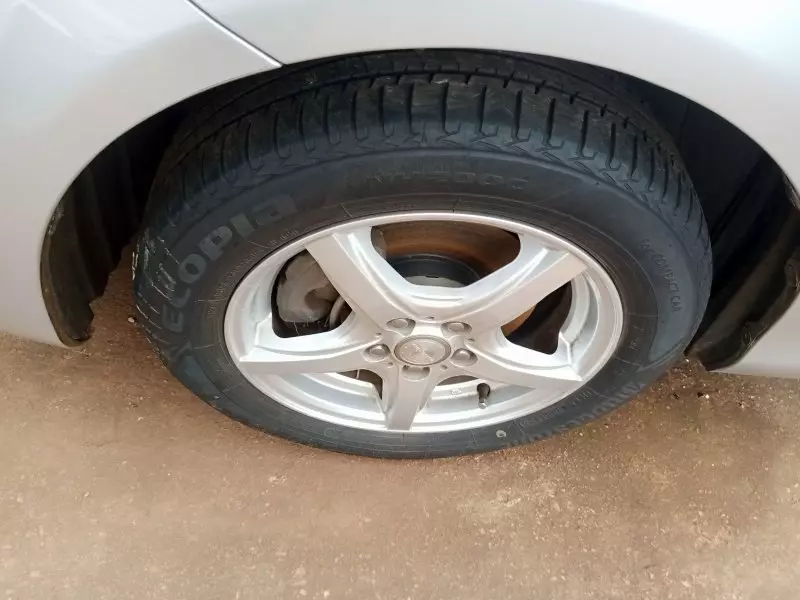 Toyota Sienta Hybrid    - 2015