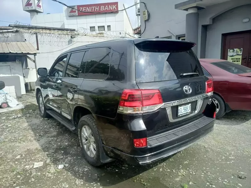 Toyota  Land Cruiser VXR V8   - 2016