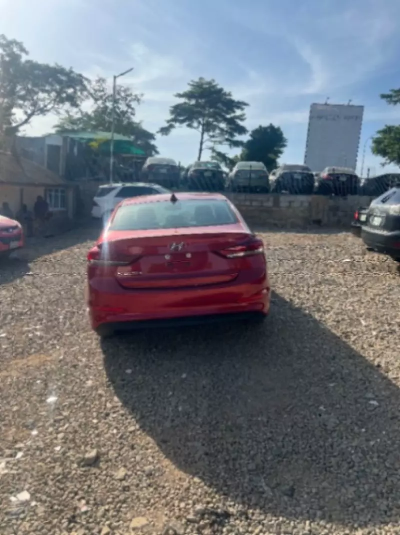 Hyundai Elantra - 2017