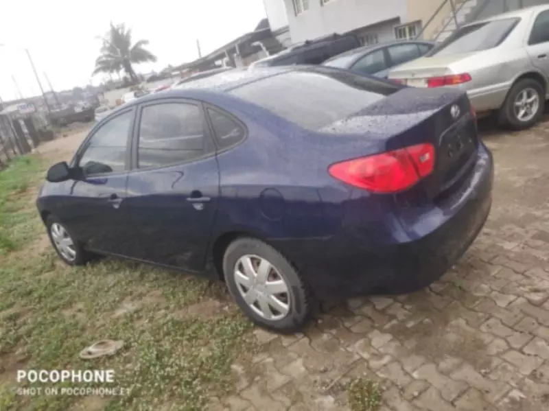 Hyundai Elantra   - 2009