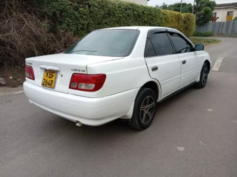 Toyota Carina   - 2001