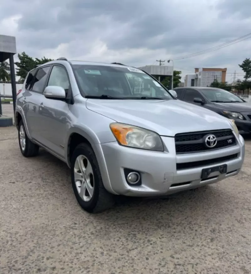 Toyota RAV 4   - 2010