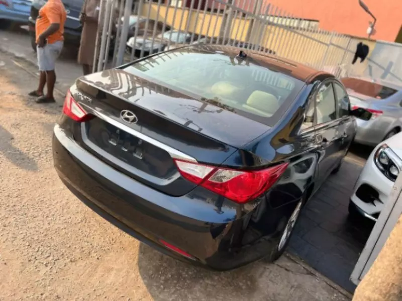 Hyundai Sonata   - 2013