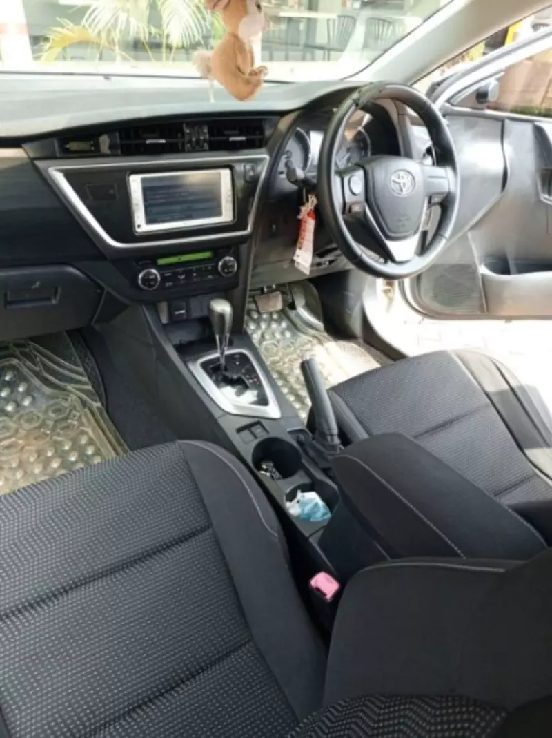 Toyota Auris   - 2015