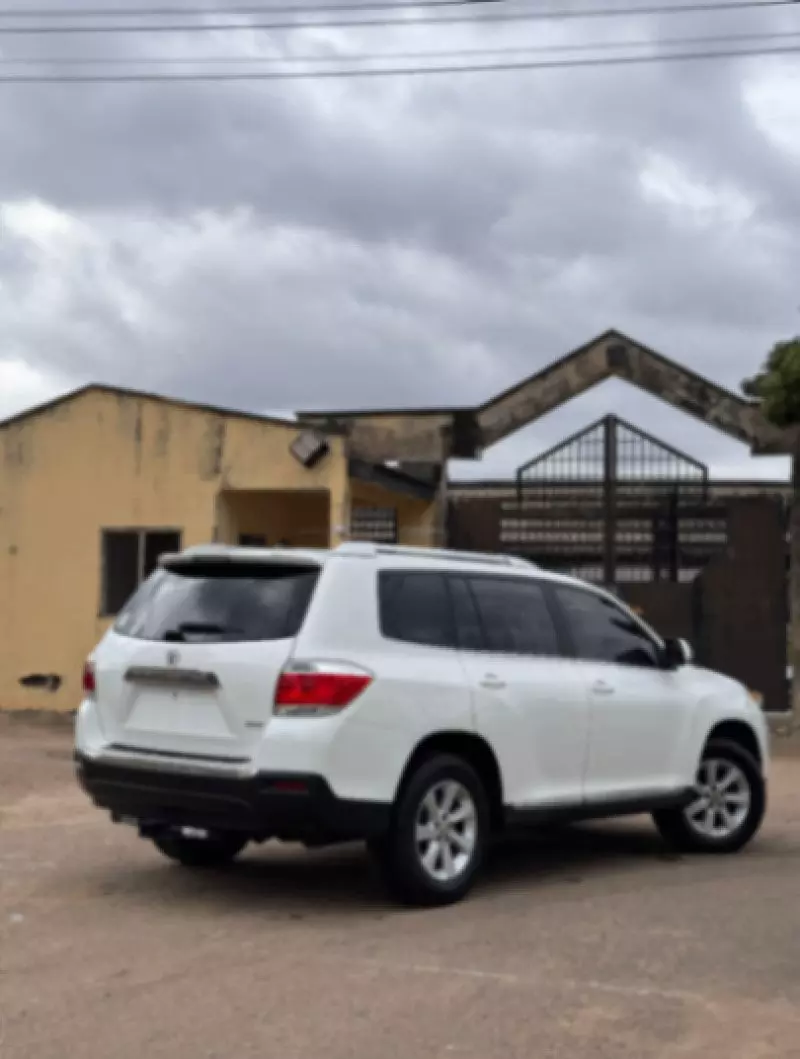 Toyota Highlander - 2011