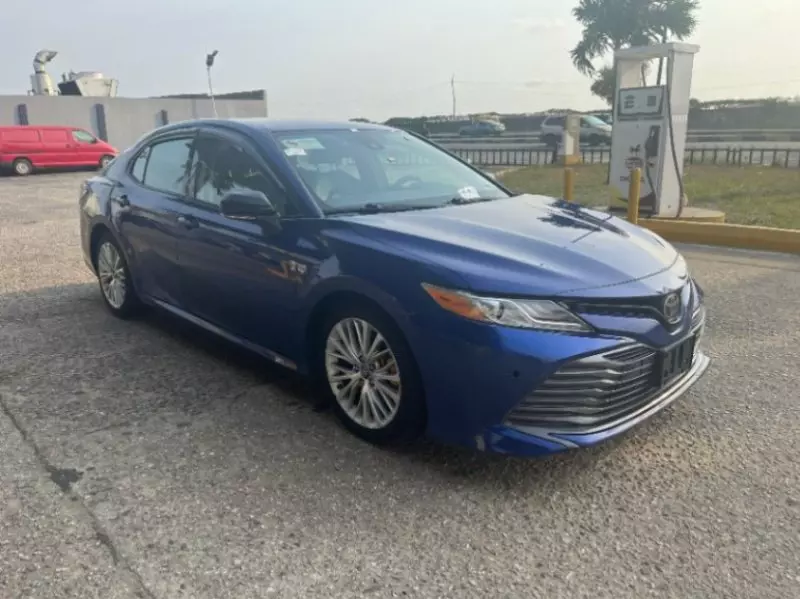 Toyota Camry   - 2018