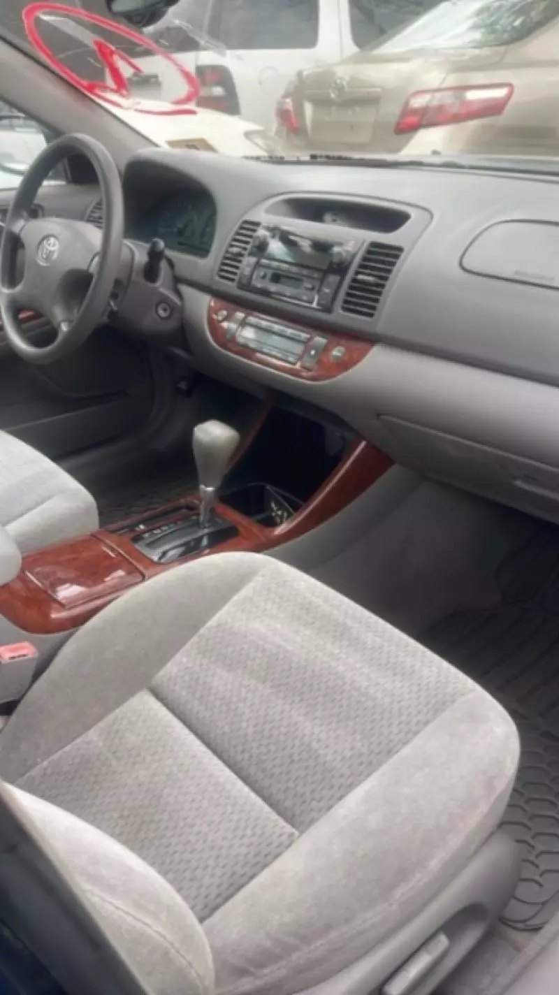 Toyota Camry - 2002