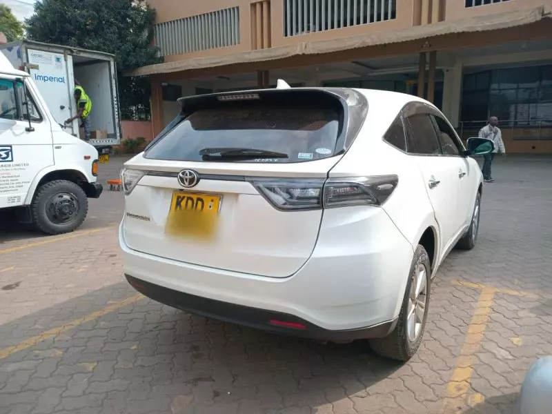 Toyota Harrier   - 2014