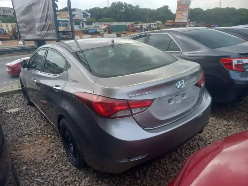 Hyundai Elantra   - 2015