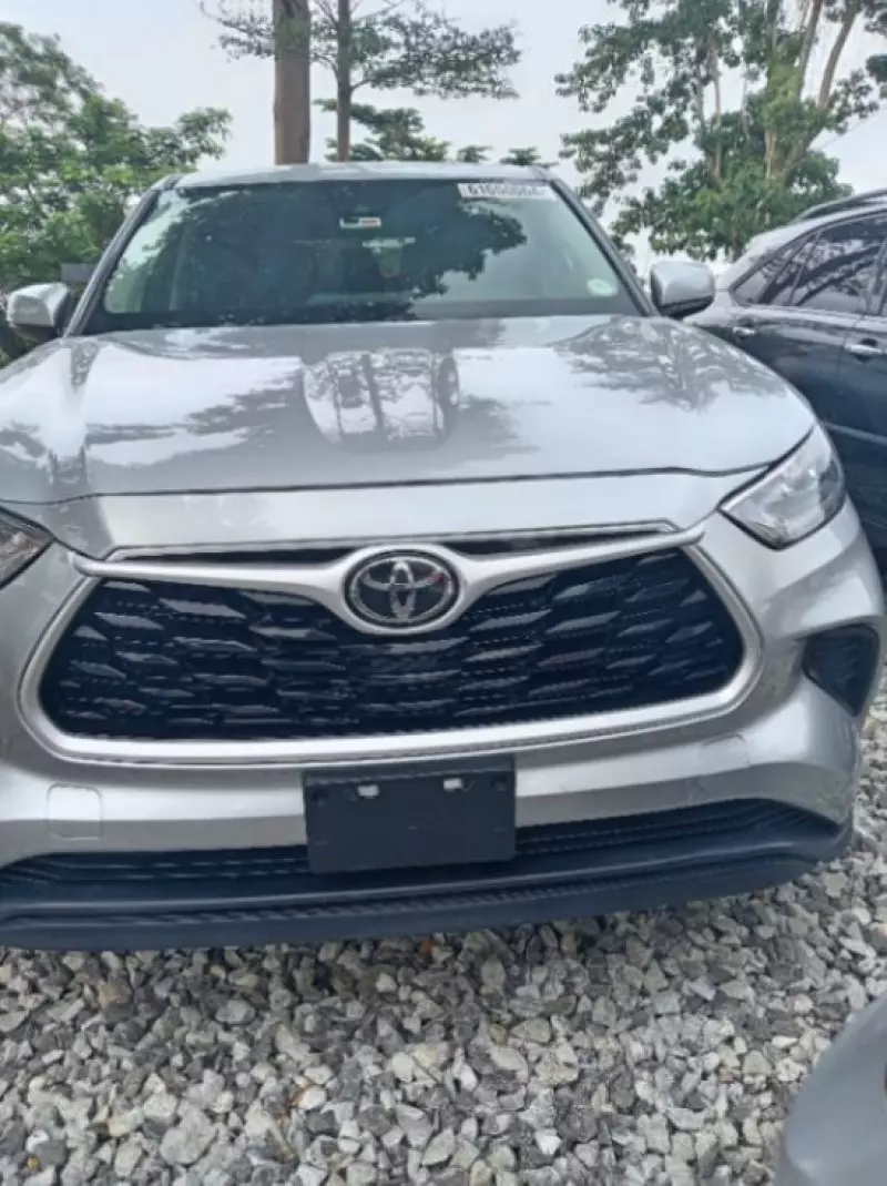 Toyota Highlander   - 2020