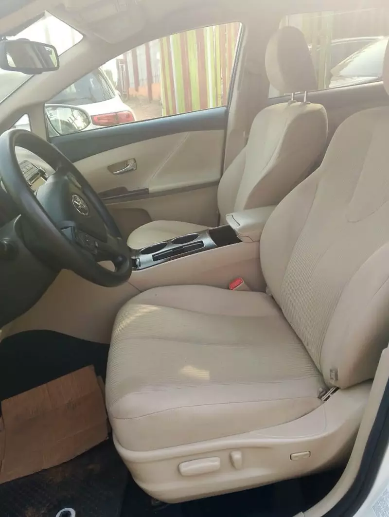 Toyota Venza   - 2013