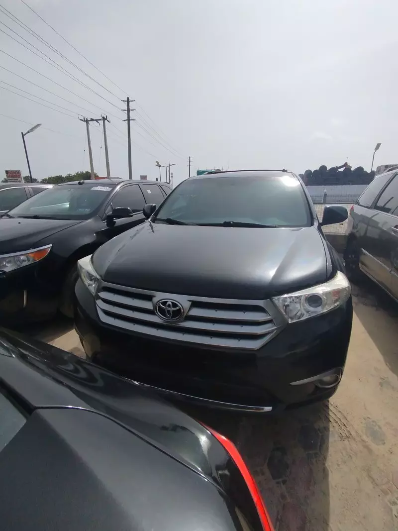 Toyota Highlander   - 2013