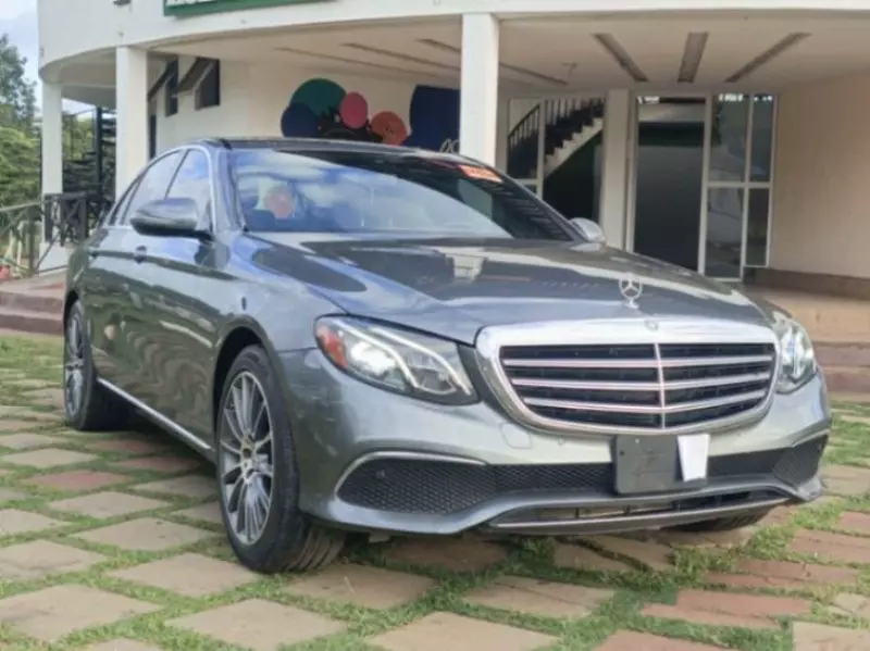 Mercedes-Benz E 300   - 2017
