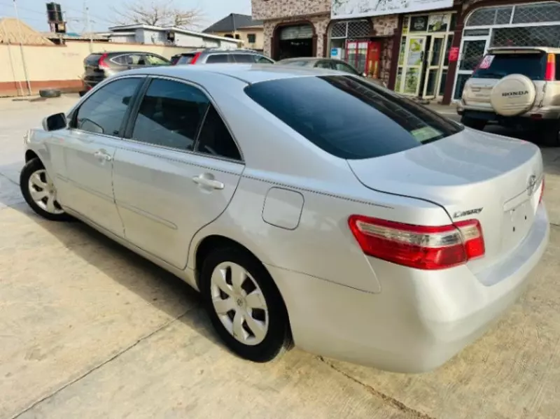 Toyota Camry   - 2008