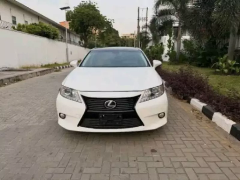 Lexus ES   - 2013