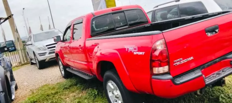 Toyota Tacoma   - 2005