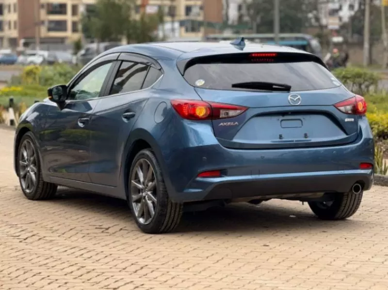 Mazda Axela    - 2018