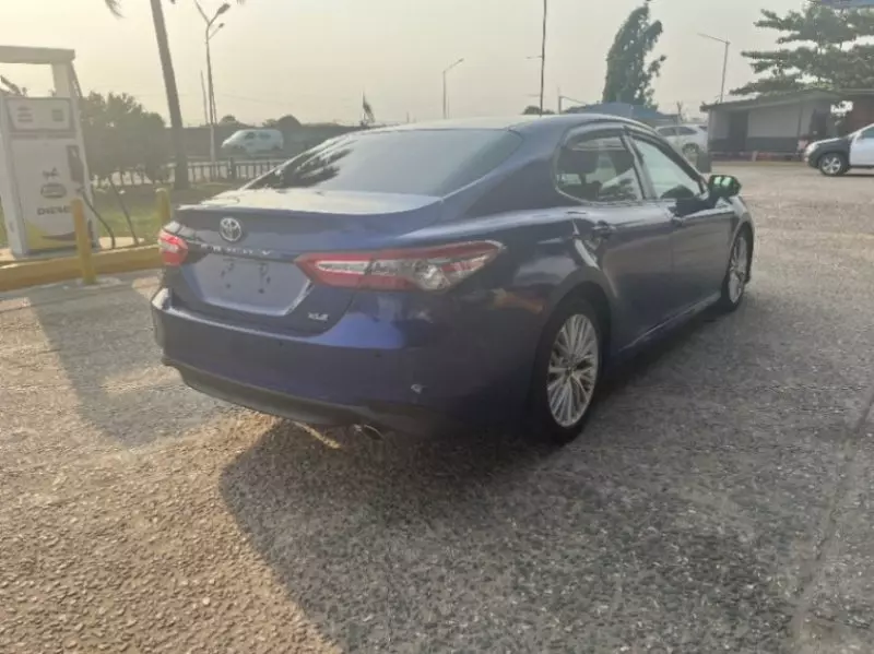 Toyota Camry   - 2018