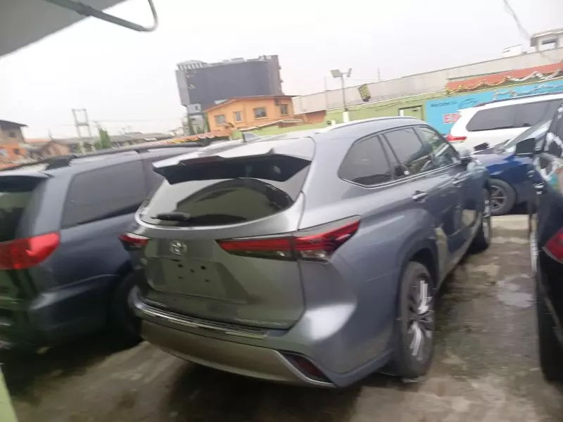 Toyota Highlander - 2021