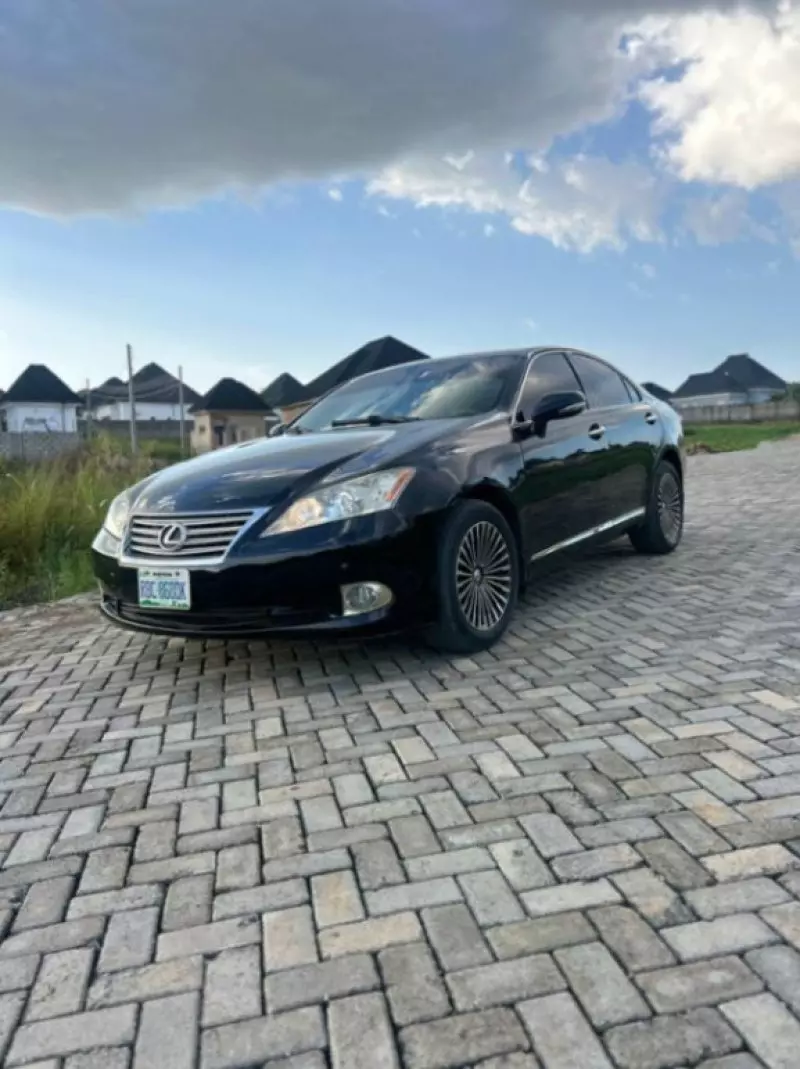 Lexus ES   - 2010