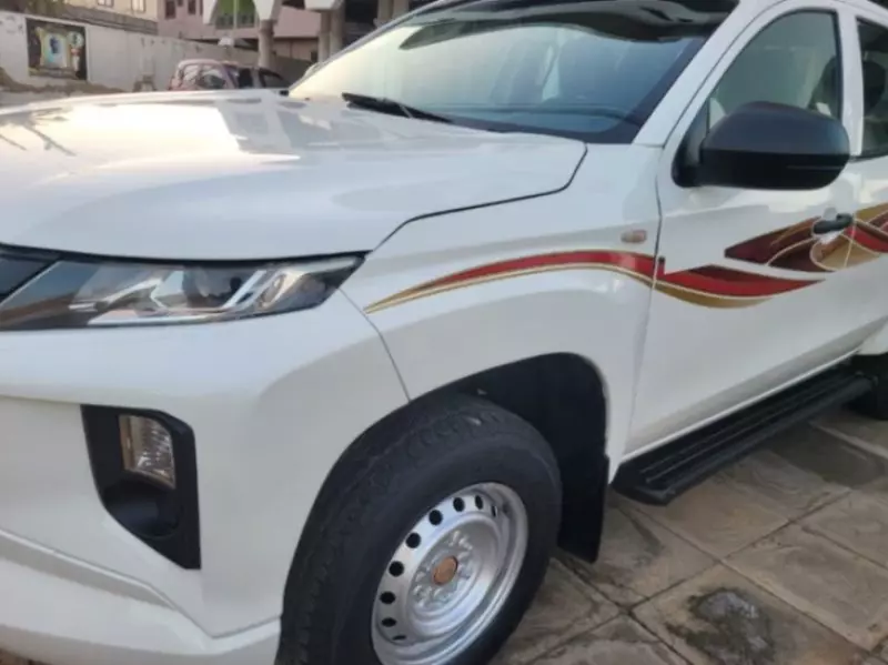 Mitsubishi L200   - 2020