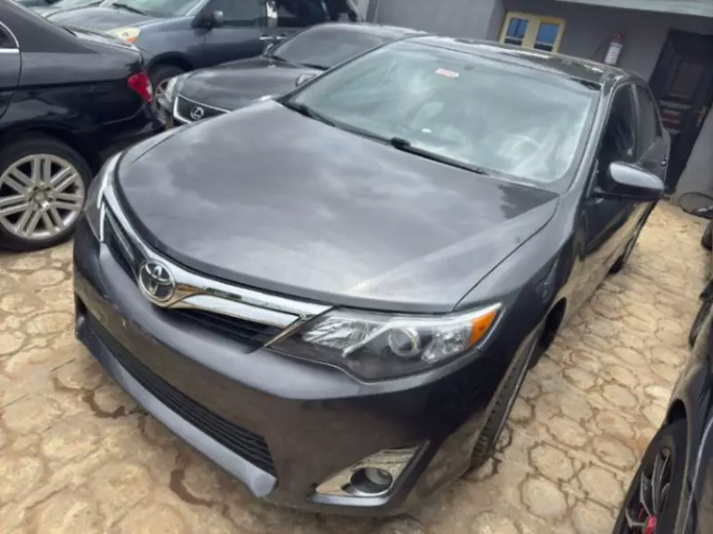 Toyota Camry   - 2012