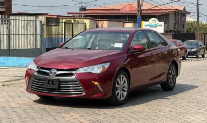 Toyota Camry   - 2016