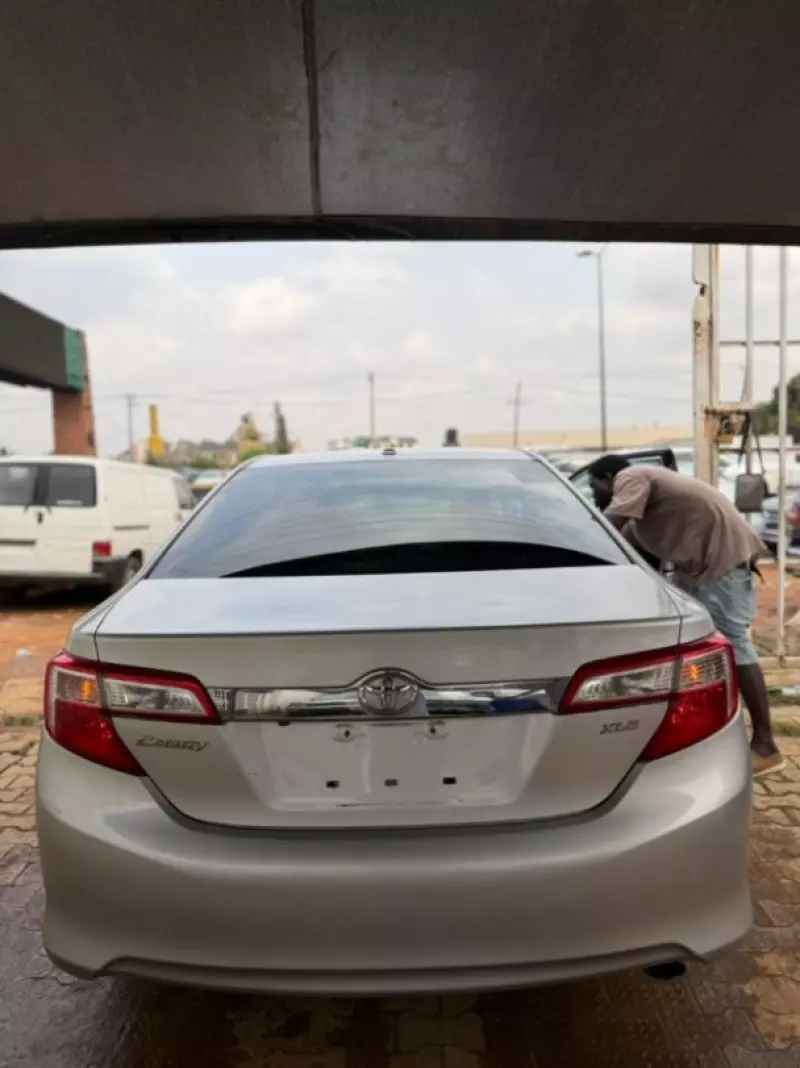 Toyota Camry   - 2014