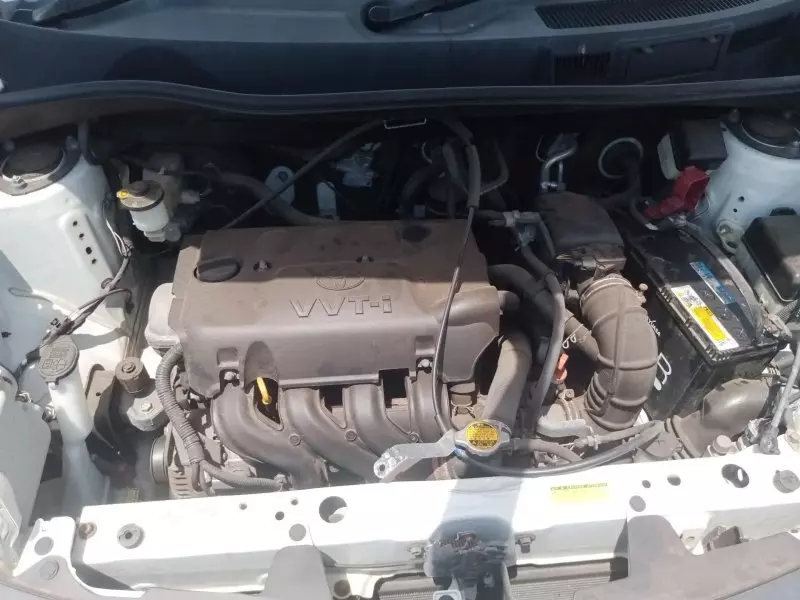 Toyota Sienta   - 2012